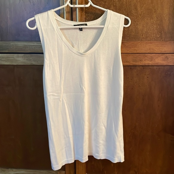 Melanie Lyne long knit V-neck vest. - Picture 1 of 4
